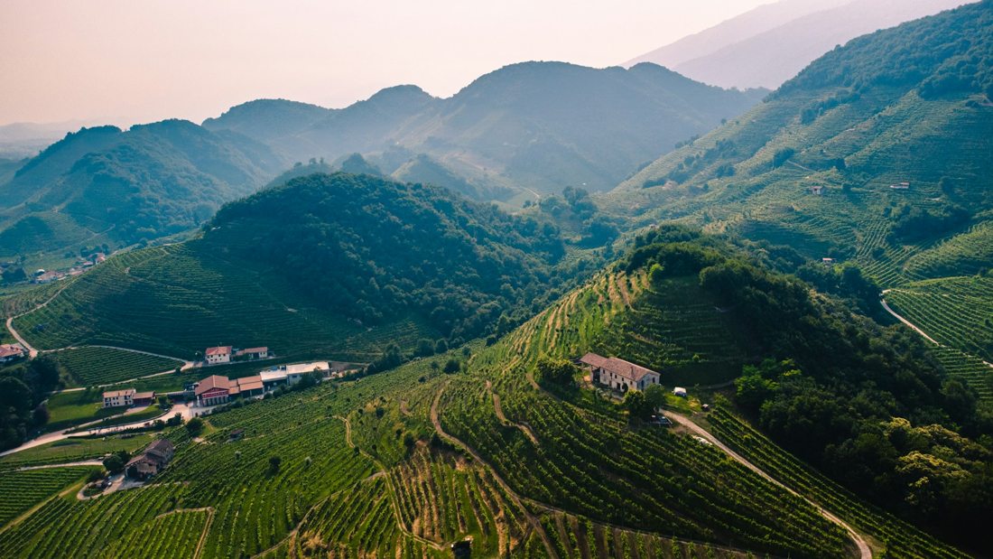 Colinas e vinhedos da região do Prosecco